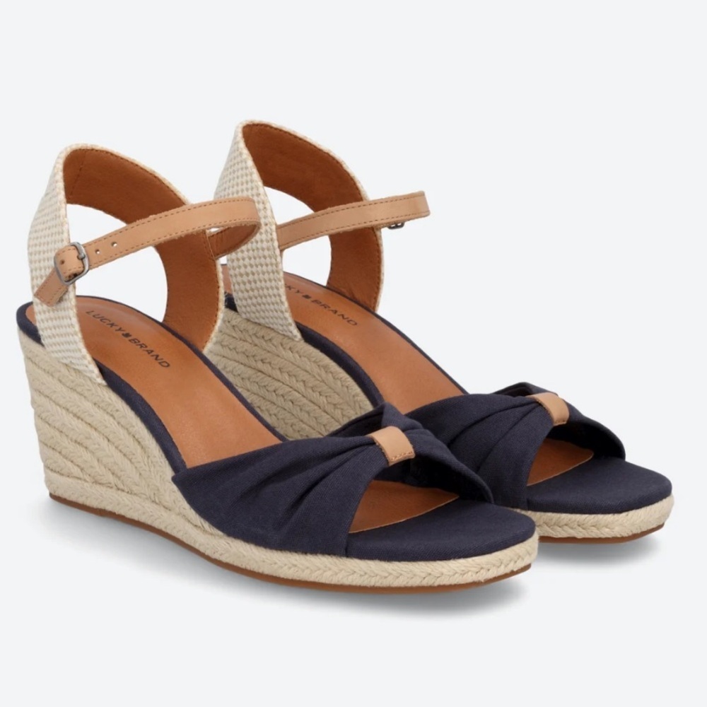 LUCKY BRAND
Macrimay Espadrille Wedge - indigo